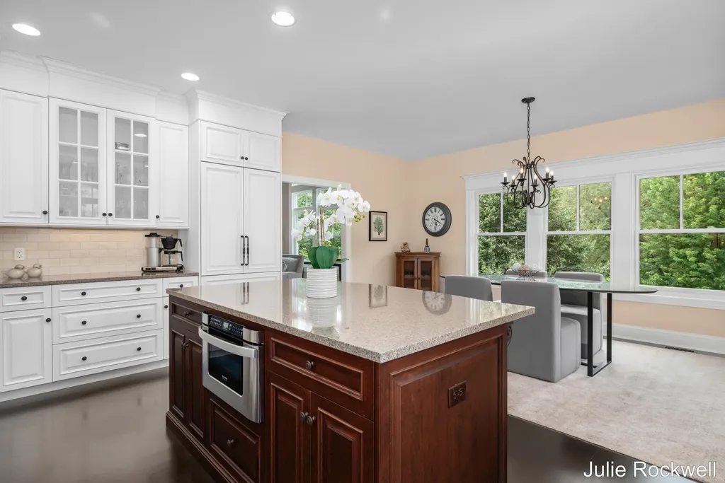 5575 Sanctuary Drive NE Ada Township MI 49301