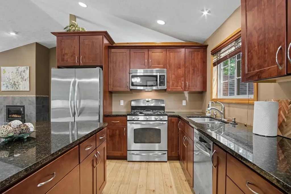 10725 Freeport Avenue Bowne Township MI 49325