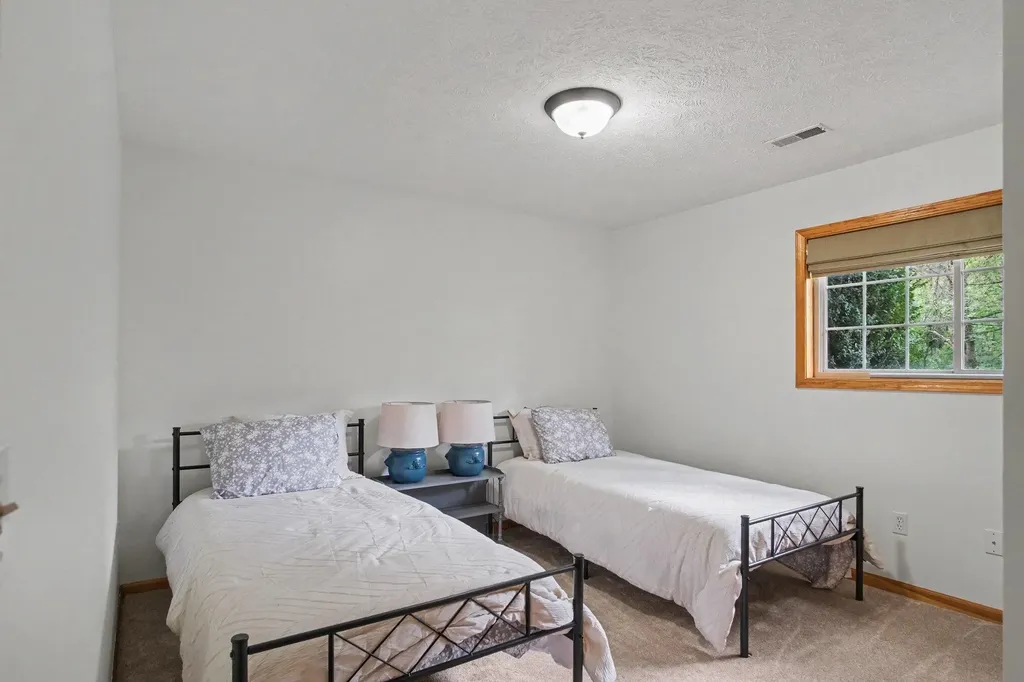 10725 Freeport Avenue Bowne Township MI 49325