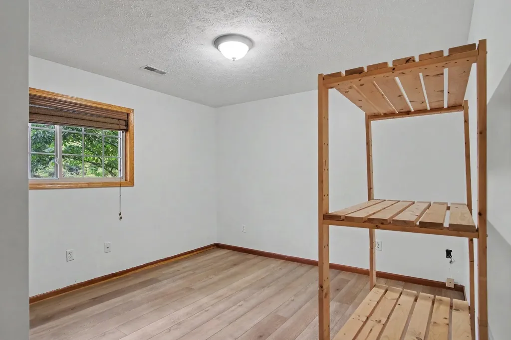 10725 Freeport Avenue Bowne Township MI 49325