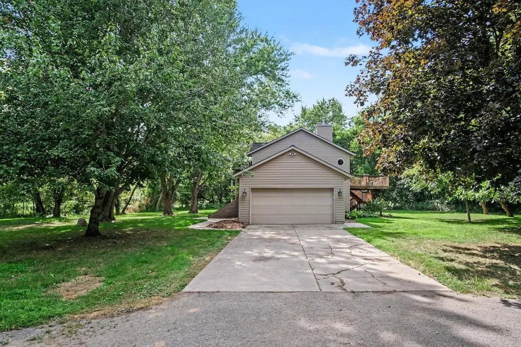 10725 Freeport Avenue Bowne Township MI 49325