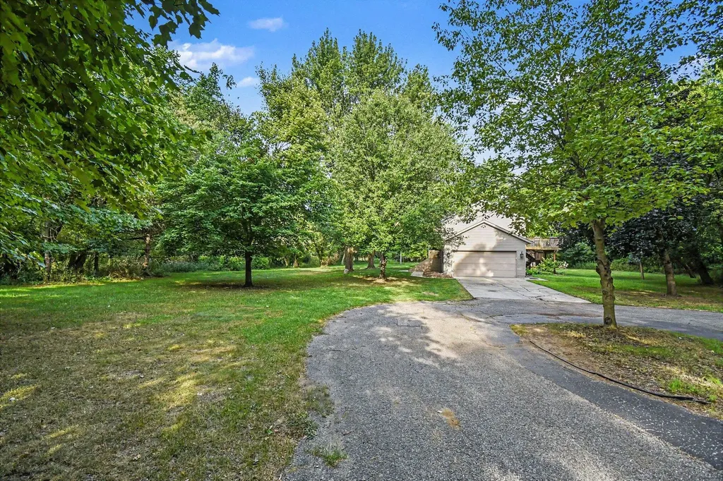 10725 Freeport Avenue Bowne Township MI 49325