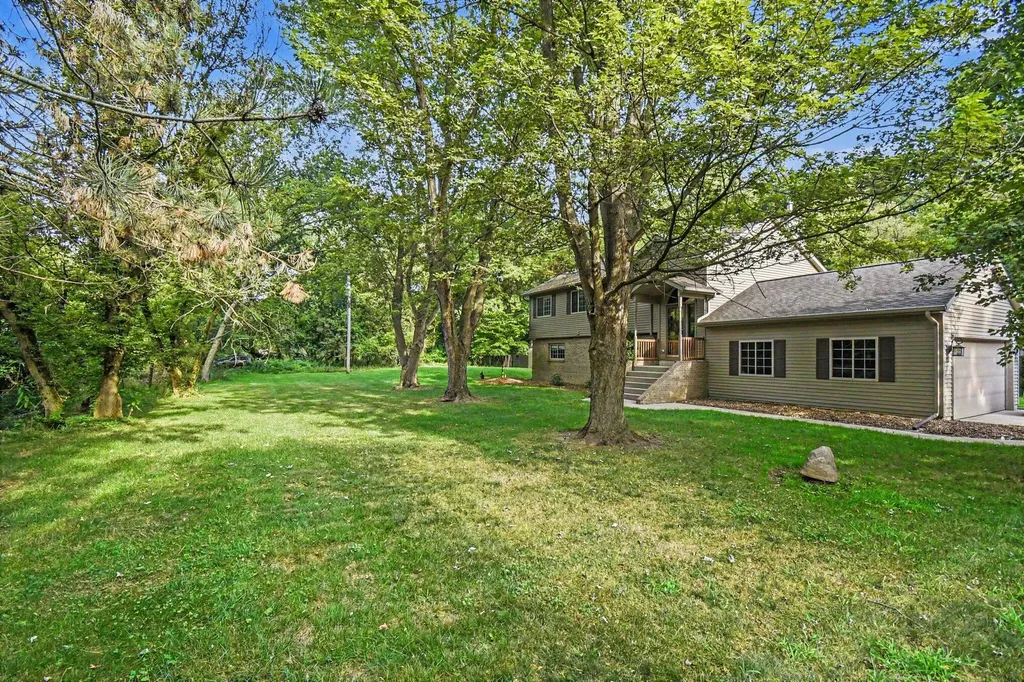 10725 Freeport Avenue Bowne Township MI 49325