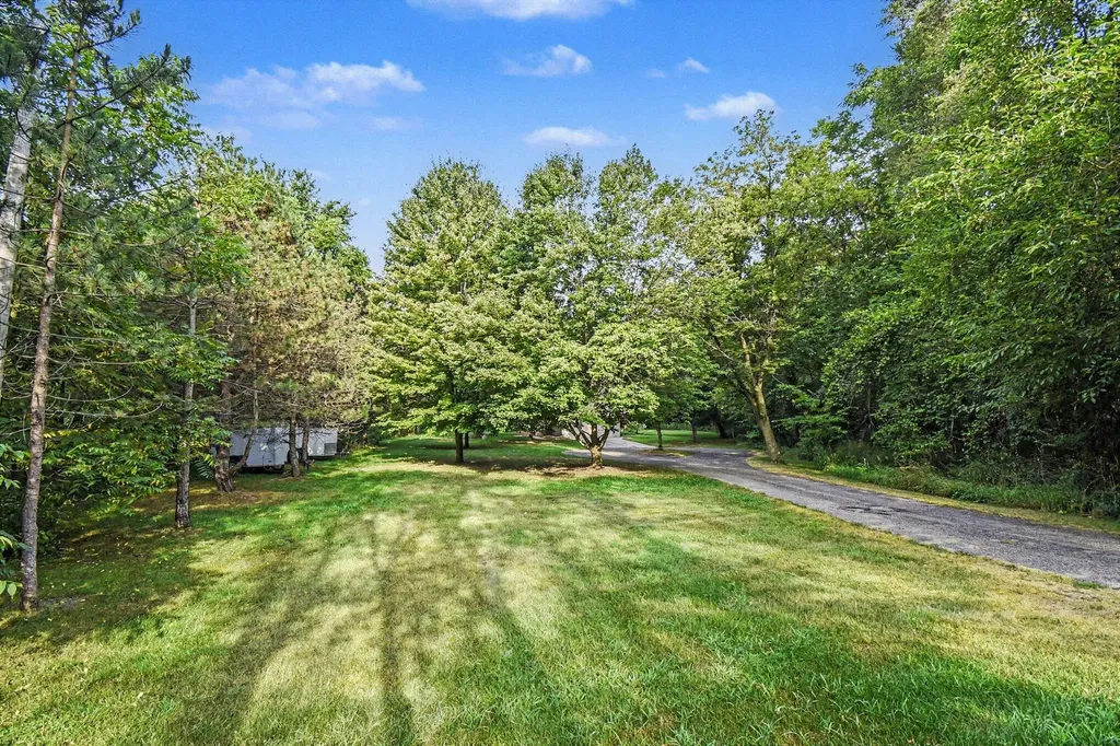 10725 Freeport Avenue Bowne Township MI 49325