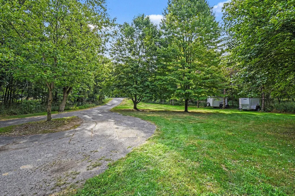 10725 Freeport Avenue Bowne Township MI 49325