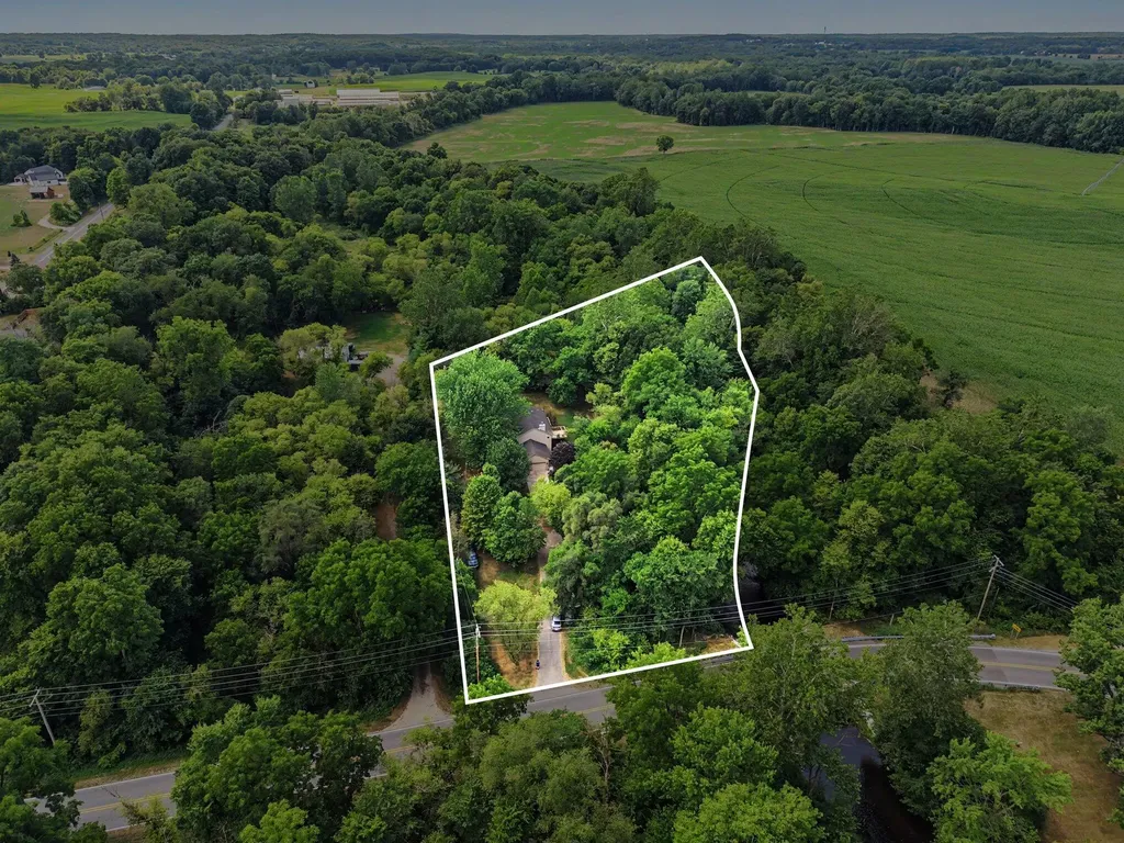 10725 Freeport Avenue Bowne Township MI 49325