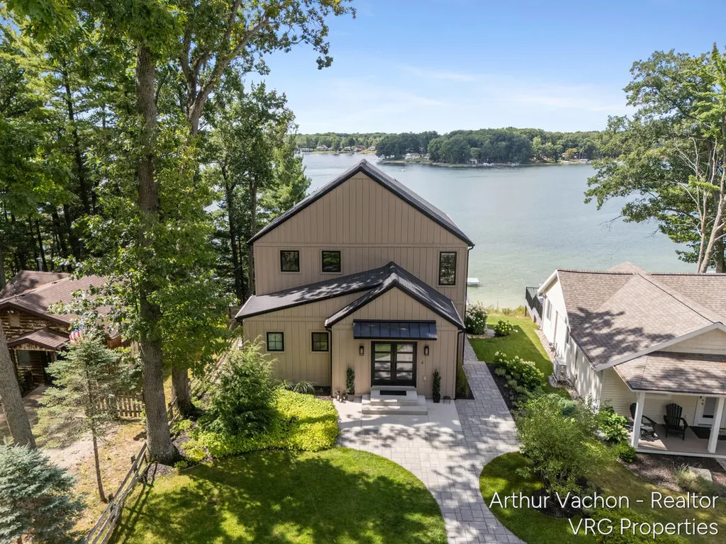 5722 El Camino Drive Croton Township MI 49337