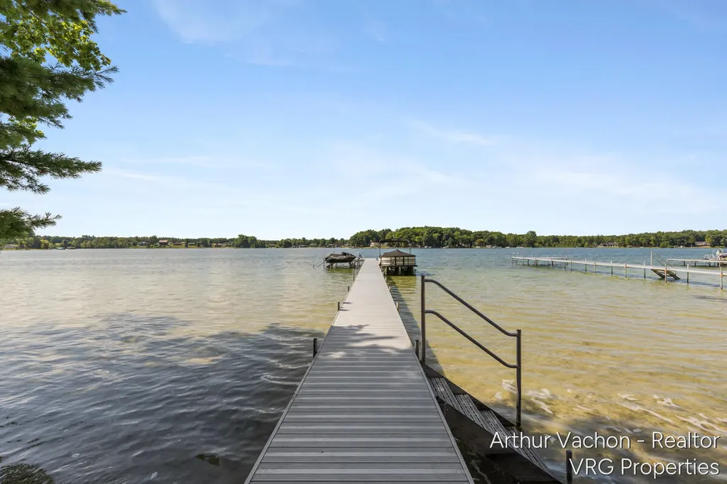 5722 El Camino Drive Croton Township MI 49337