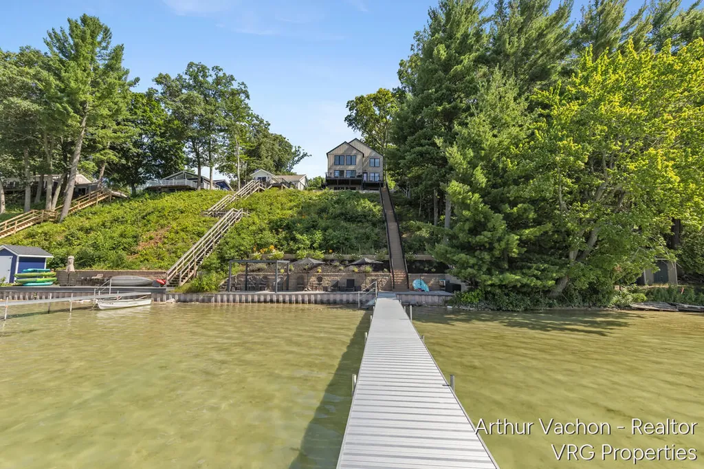 5722 El Camino Drive Croton Township MI 49337