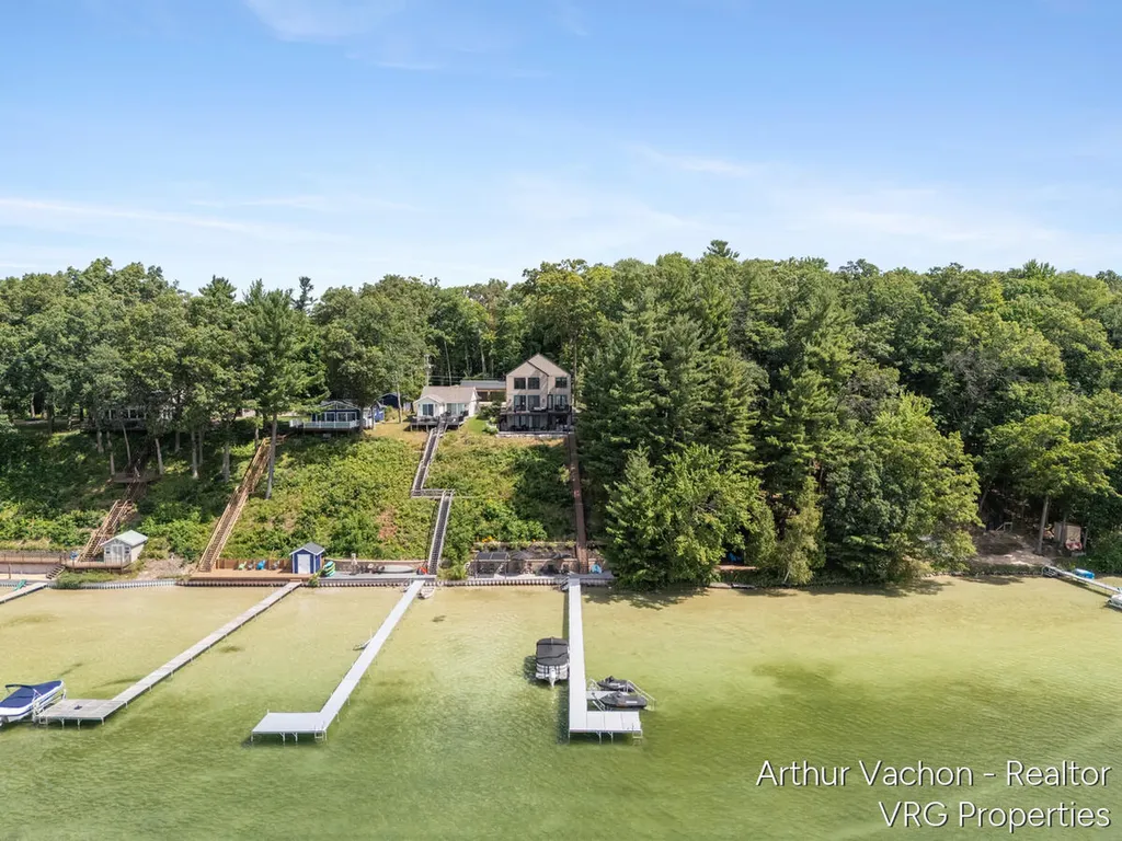 5722 El Camino Drive Croton Township MI 49337