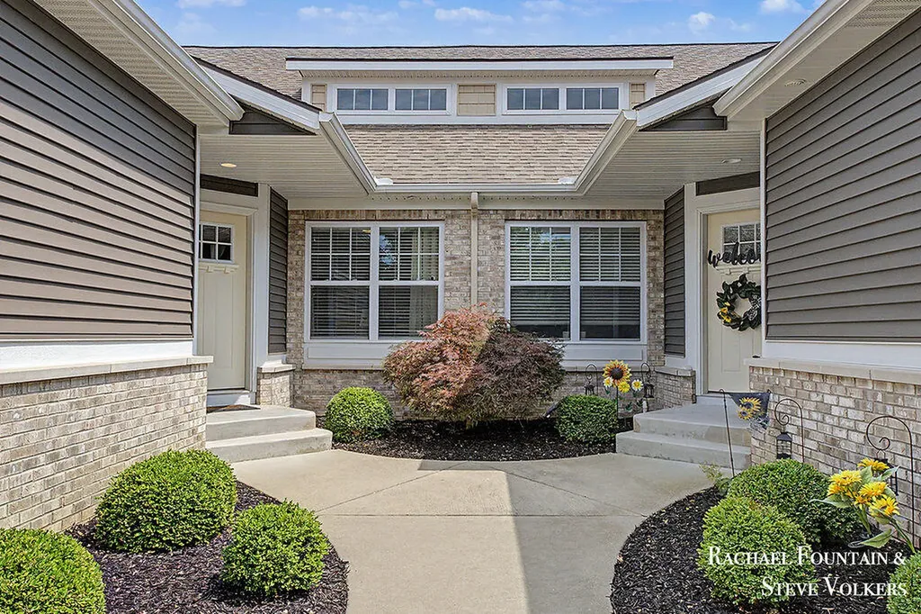 10048 S Crossroads Circle SE Caledonia Township MI 49316
