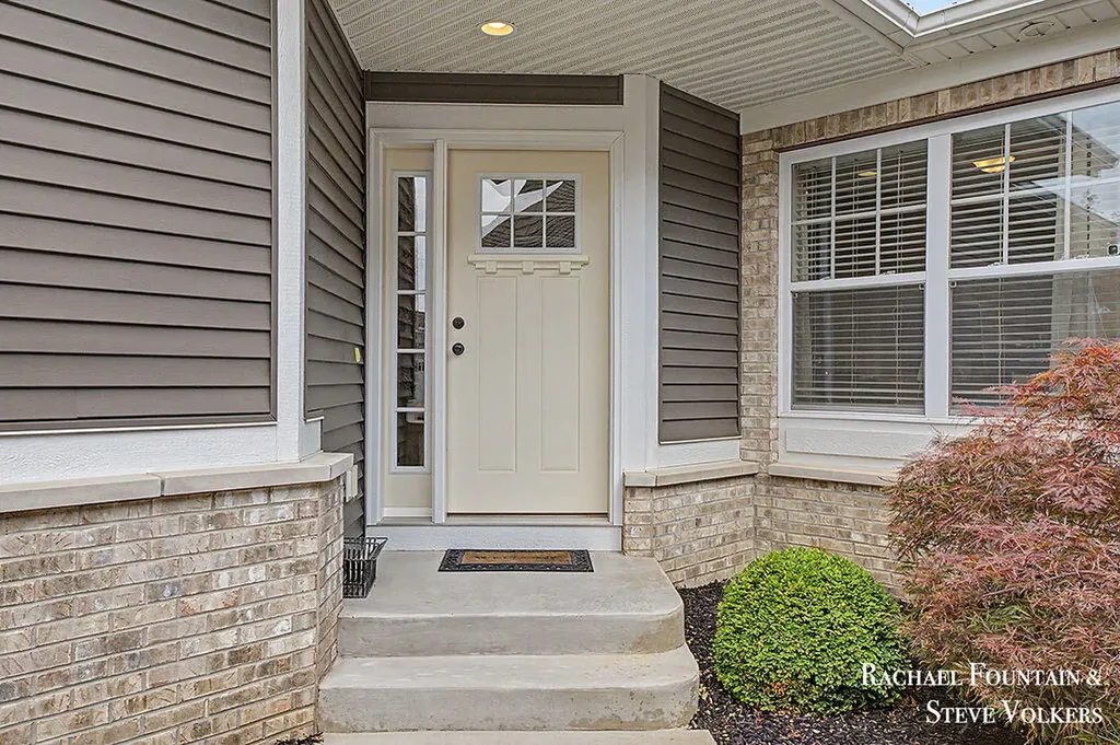 10048 S Crossroads Circle SE Caledonia Township MI 49316