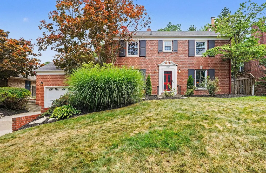 932 Floral Avenue SE East Grand Rapids City MI 49506