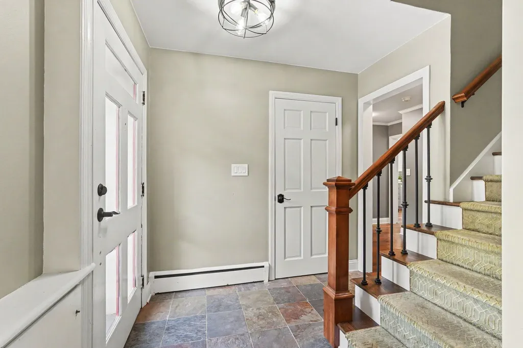 932 Floral Avenue SE East Grand Rapids City MI 49506