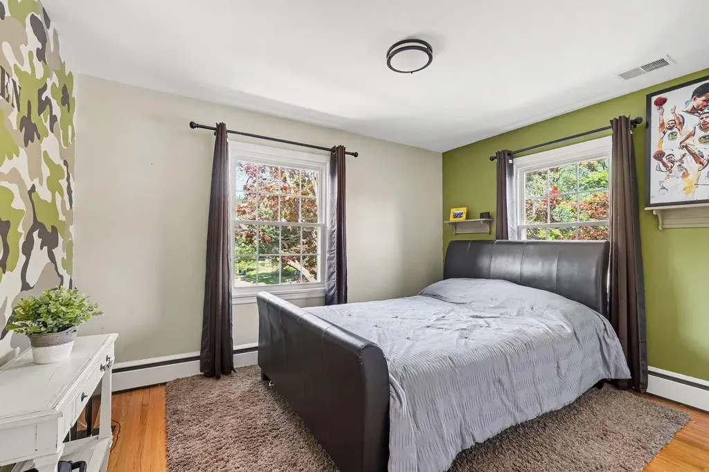 932 Floral Avenue SE East Grand Rapids City MI 49506