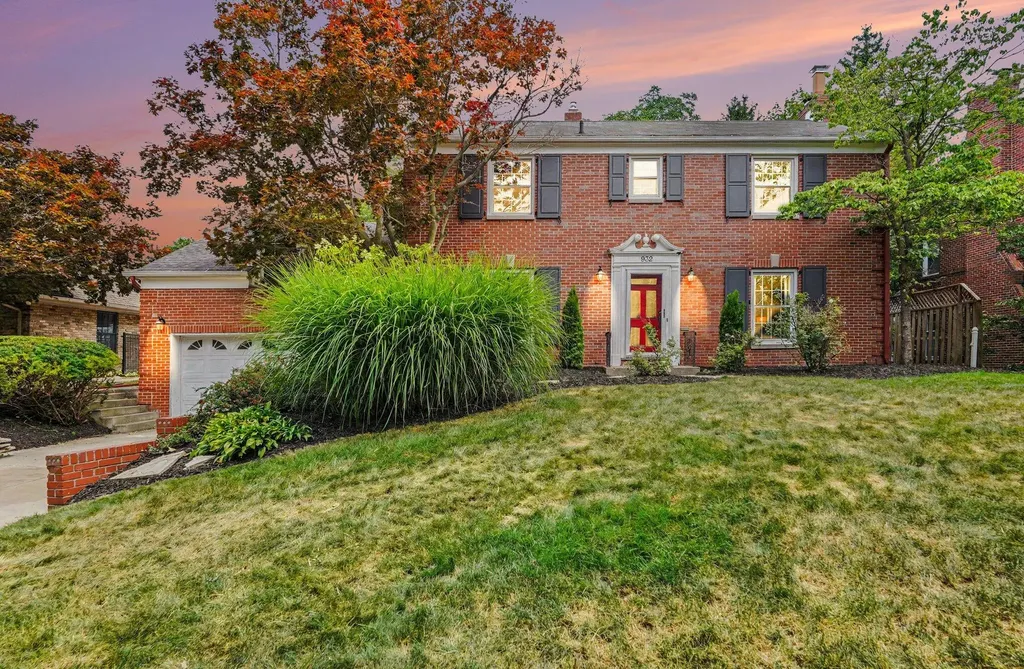 932 Floral Avenue SE East Grand Rapids City MI 49506