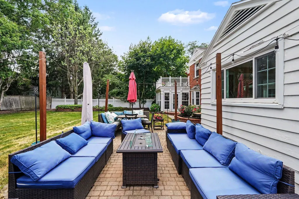 932 Floral Avenue SE East Grand Rapids City MI 49506