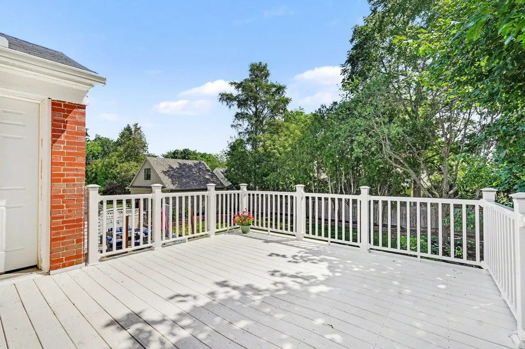 932 Floral Avenue SE East Grand Rapids City MI 49506