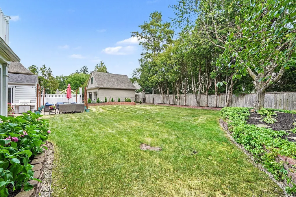 932 Floral Avenue SE East Grand Rapids City MI 49506