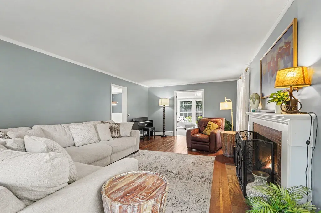 932 Floral Avenue SE East Grand Rapids City MI 49506