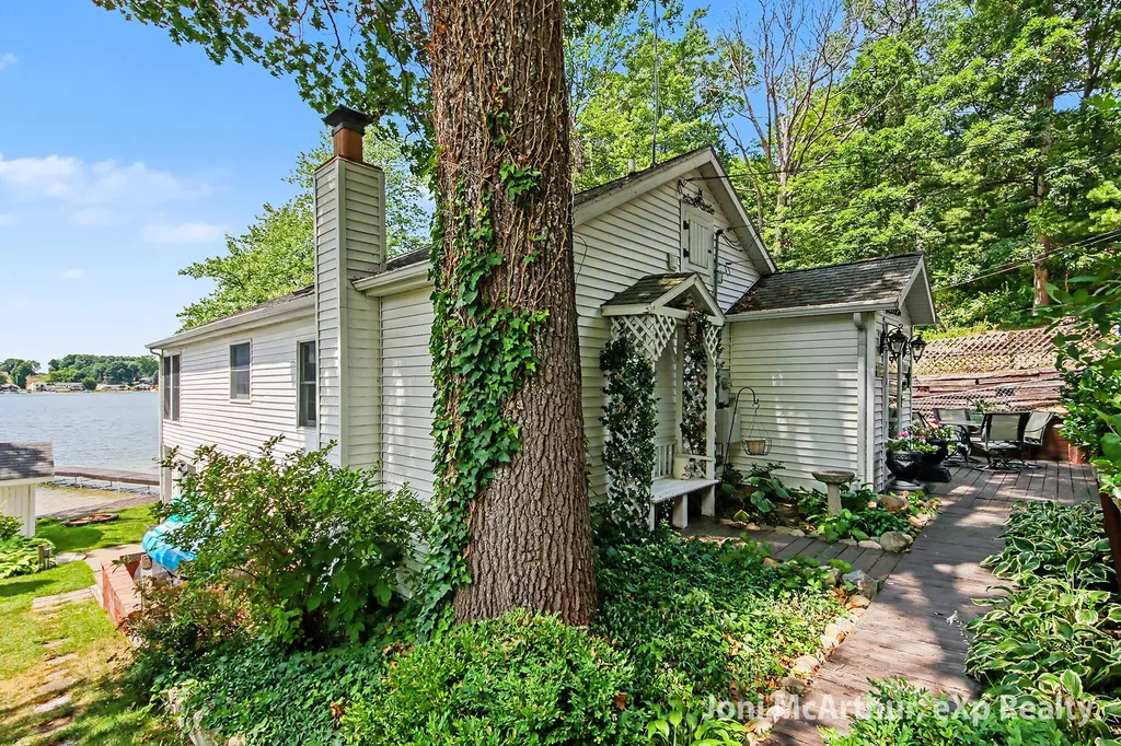 11613 Orchard Park Drive NE Algoma Township MI 49345