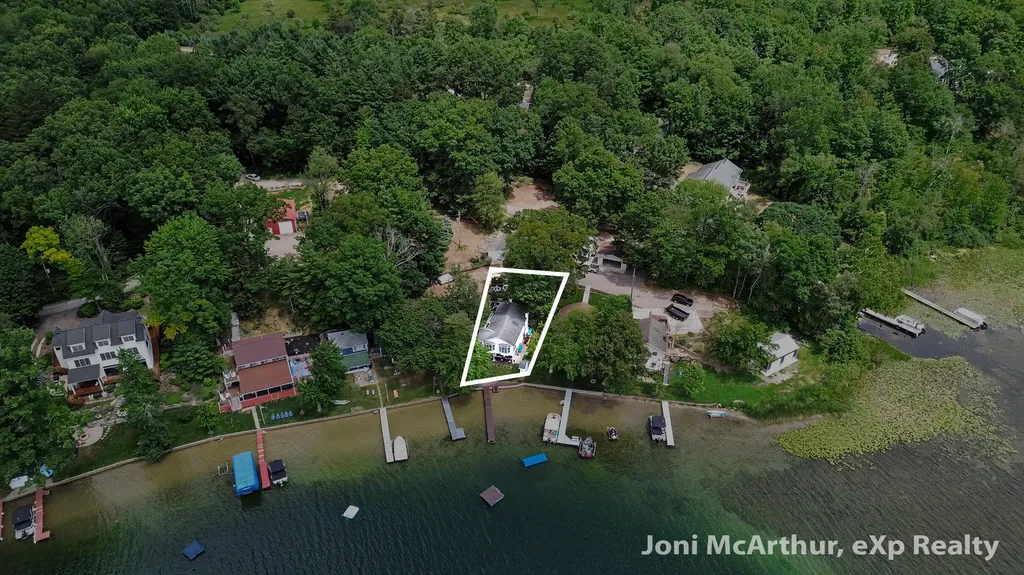 11613 Orchard Park Drive NE Algoma Township MI 49345