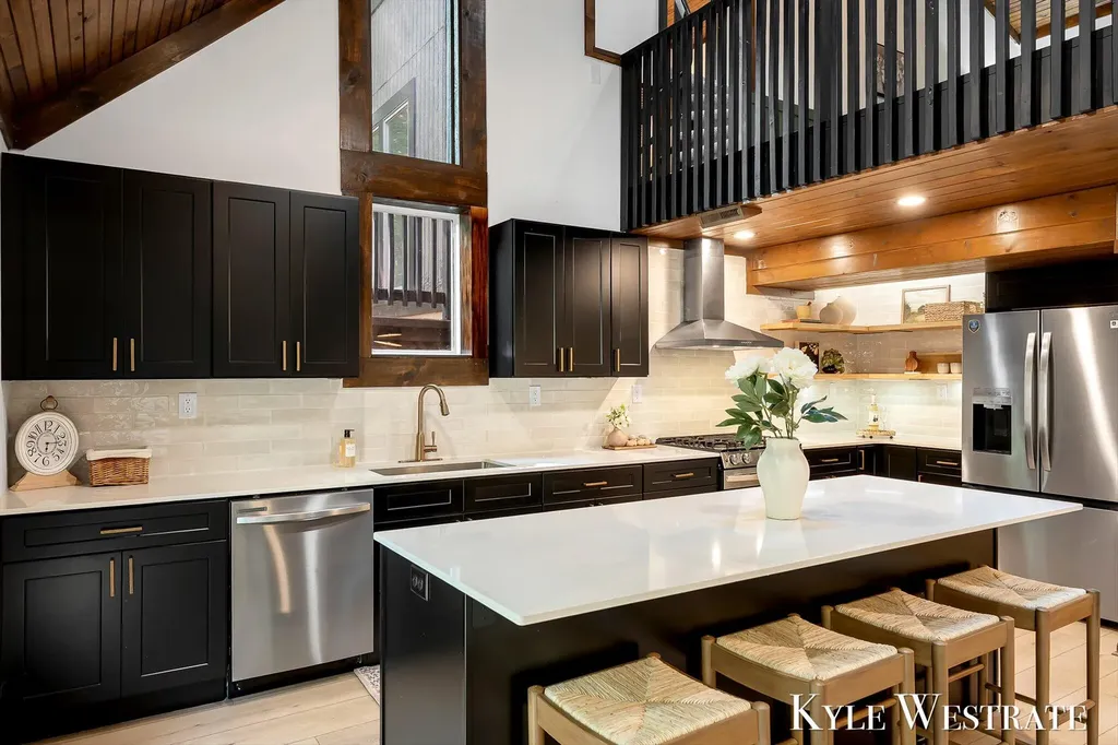 6093 Ridgeview Drive Norton Shores City MI 49441