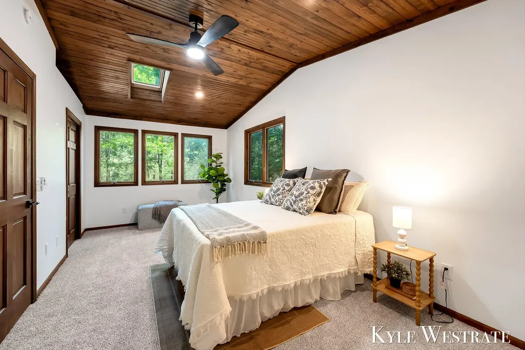 6093 Ridgeview Drive Norton Shores City MI 49441