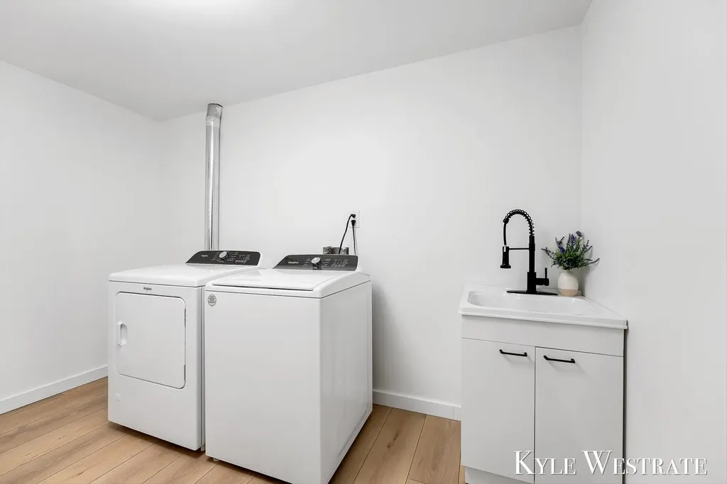 6093 Ridgeview Drive Norton Shores City MI 49441