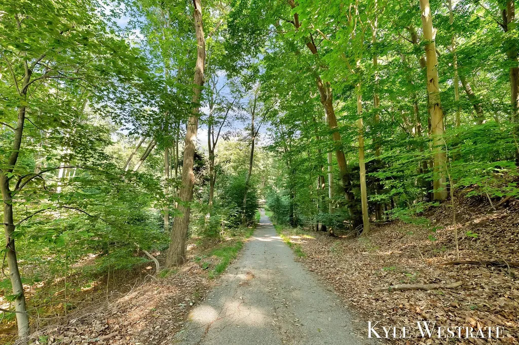 6093 Ridgeview Drive Norton Shores City MI 49441