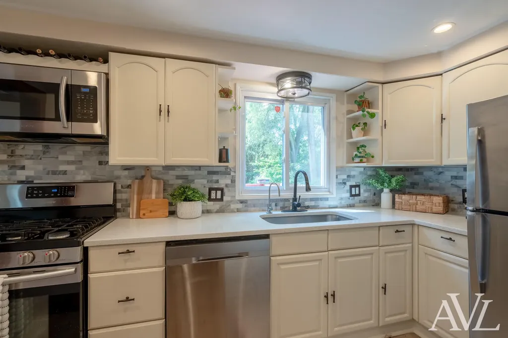 1014 Crescent Street NE Grand Rapids City MI 49503