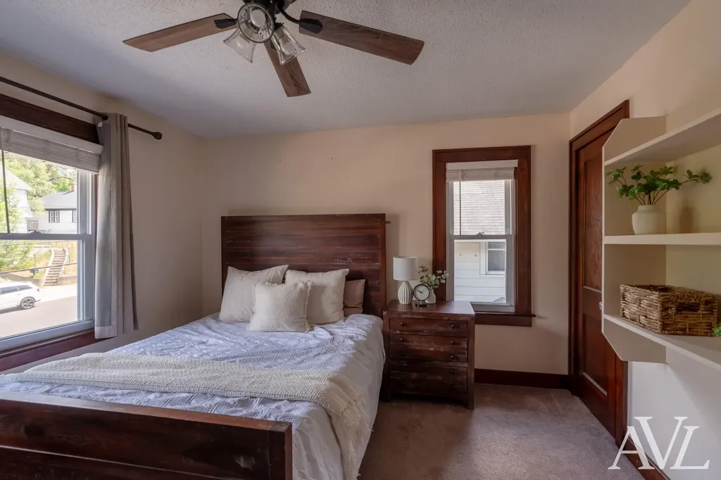 1014 Crescent Street NE Grand Rapids City MI 49503