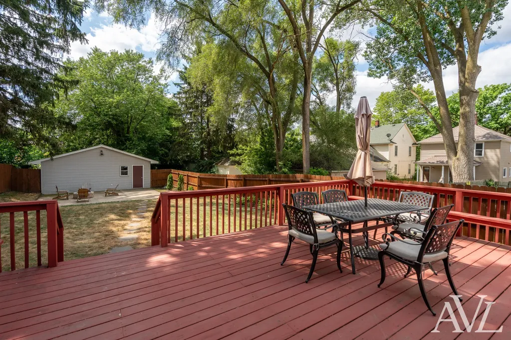 1014 Crescent Street NE Grand Rapids City MI 49503