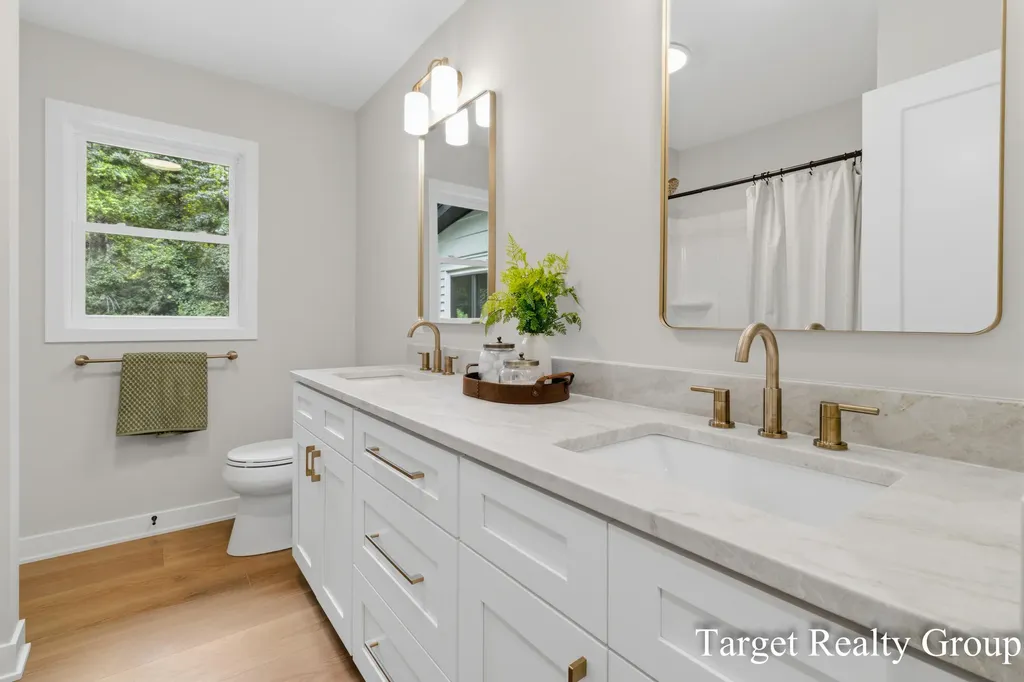 11648 Woodgate Drive NW Tallmadge Charter Township MI 49534
