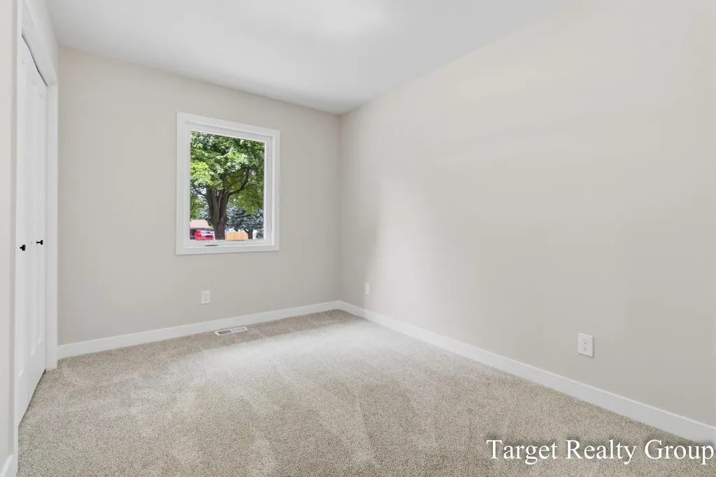 11648 Woodgate Drive NW Tallmadge Charter Township MI 49534