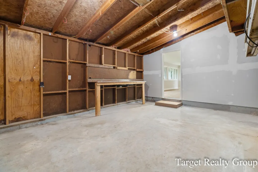 11648 Woodgate Drive NW Tallmadge Charter Township MI 49534