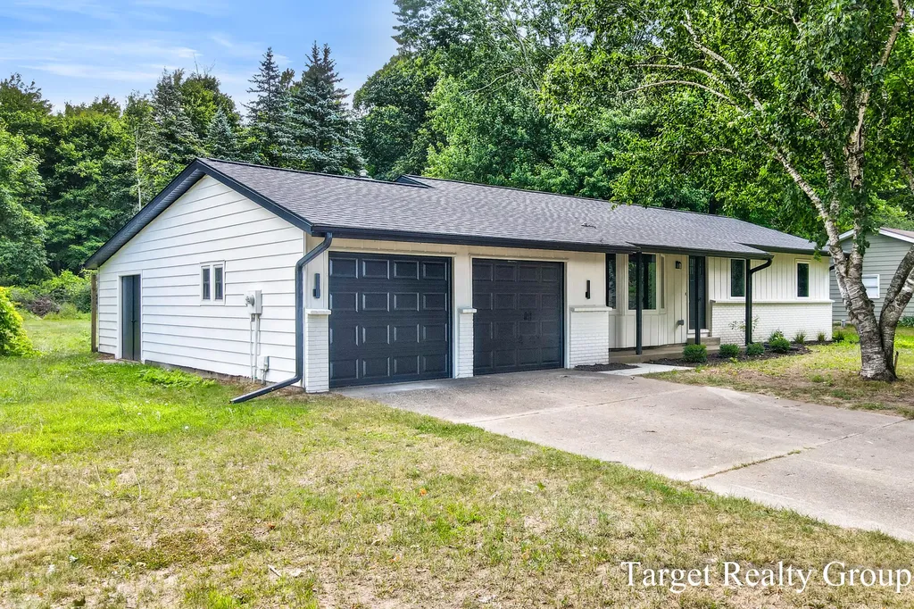 11648 Woodgate Drive NW Tallmadge Charter Township MI 49534
