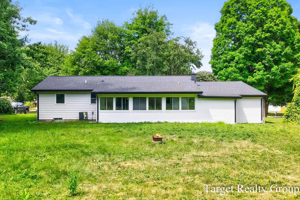 11648 Woodgate Drive NW Tallmadge Charter Township MI 49534