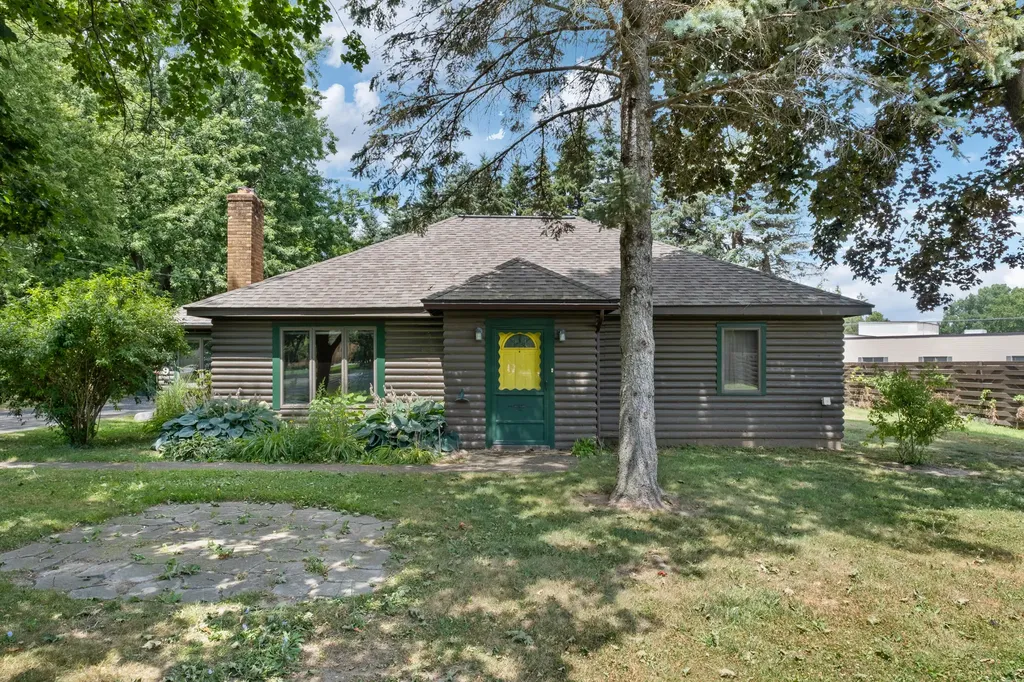 4069 NW Richmond Street NW Walker City MI 49534