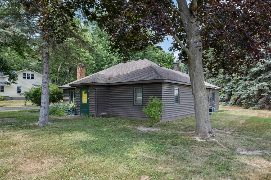 4069 NW Richmond Street NW Walker City MI 49534