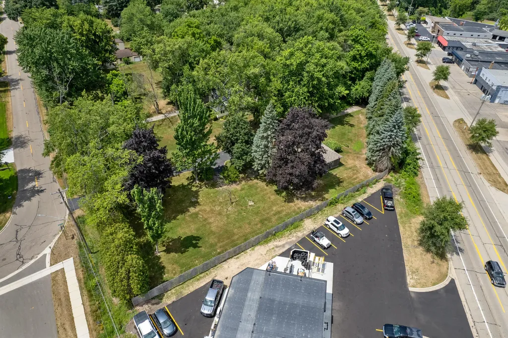 4069 NW Richmond Street NW Walker City MI 49534