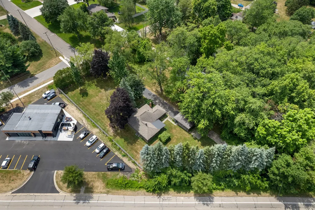4069 NW Richmond Street NW Walker City MI 49534