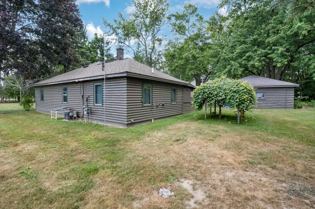 4069 NW Richmond Street NW Walker City MI 49534