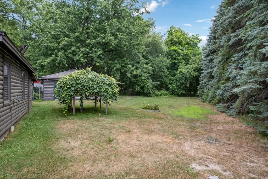 4069 NW Richmond Street NW Walker City MI 49534