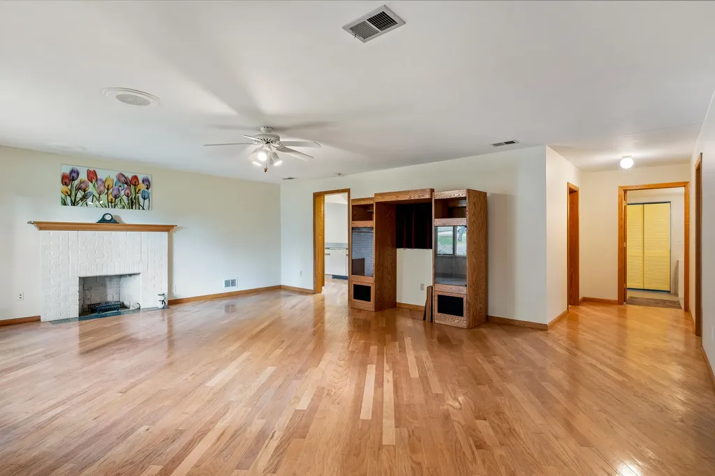 4069 NW Richmond Street NW Walker City MI 49534