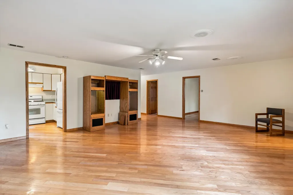 4069 NW Richmond Street NW Walker City MI 49534
