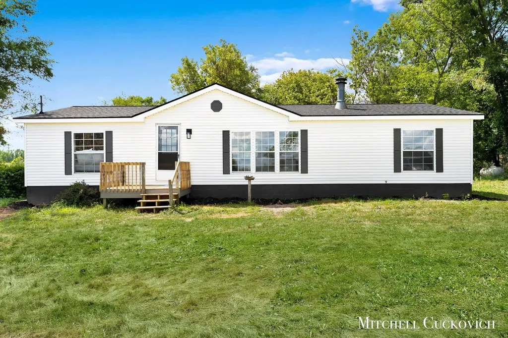 7110 W 44th Street Dayton Township MI 49412