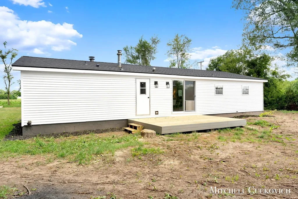 7110 W 44th Street Dayton Township MI 49412