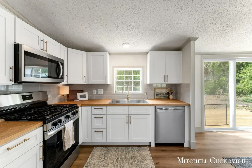 7110 W 44th Street Dayton Township MI 49412