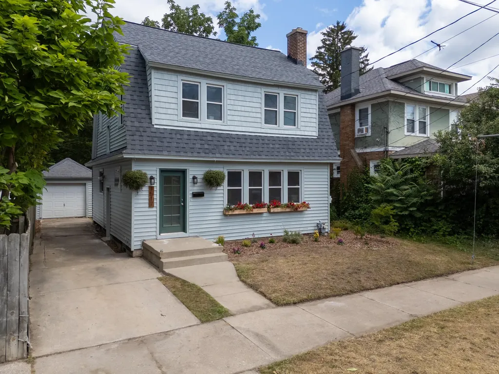 1517 Sherman Street SE Grand Rapids City MI 49506